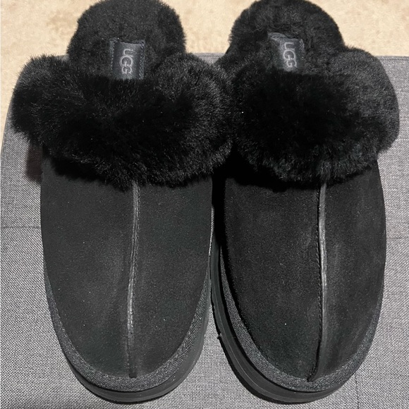 UGG®, the Disquette Suede Fur Platform Slippers - Picture 1 of 4
